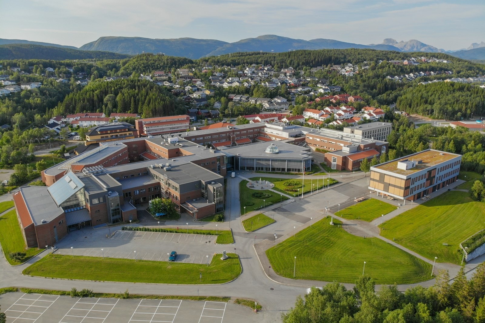 Gangavstand til Nord universitet. Galleribilde