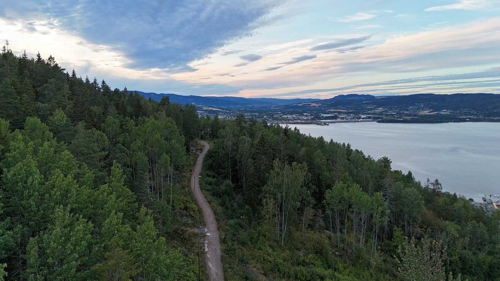 Nordbykollen byr på flotte turstier sommer som vinter Galleribilde