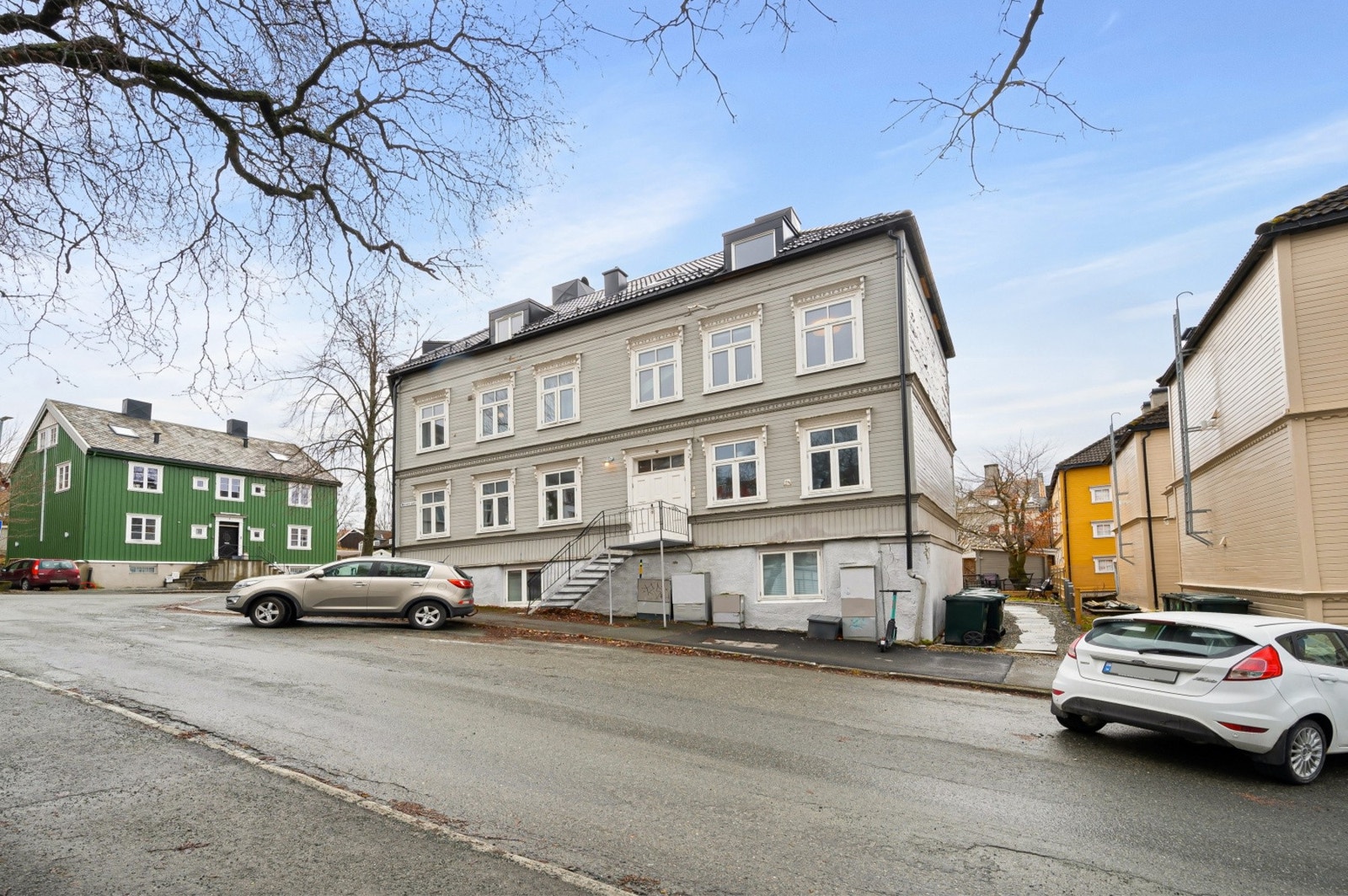 Boligen har en ypperlig beliggenhet på Møllenberg med kort avstand til både NTNU og Solsiden. Galleribilde