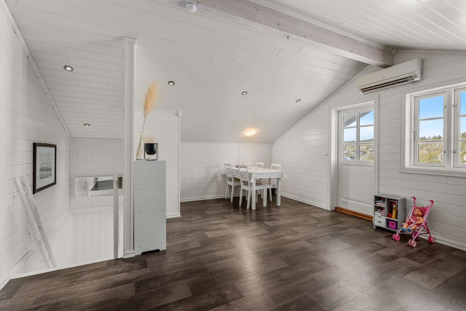 Loftstue Galleribilde