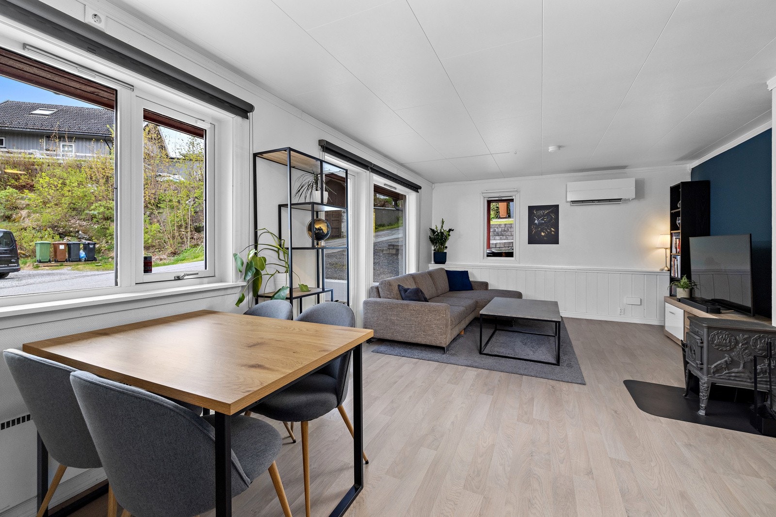 Montert varmepumpe i 2022 som gir jevn varme hele året. Galleribilde