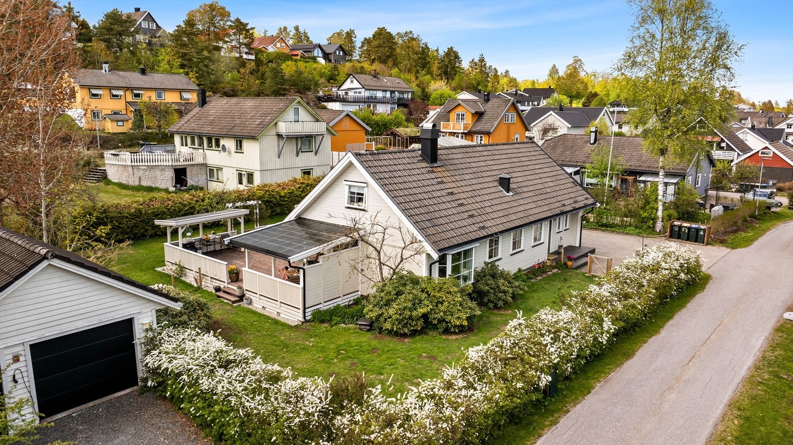 Nordvik Eiendomsmegling v/Jørgen Nyhus ønsker deg velkommen til Vearlia 59. Foto: Fotograf Magik Galleribilde