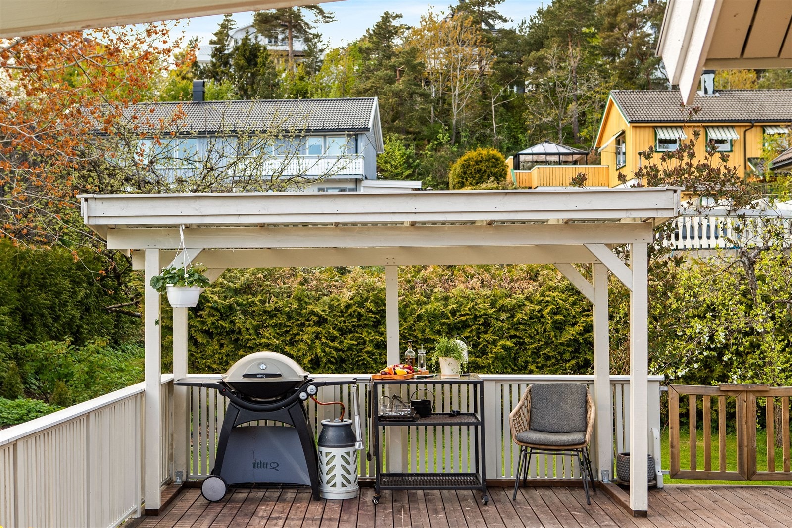 Og en dedikert og praktisk grillsone under eget tak, som gjør grilling til en lek. Galleribilde