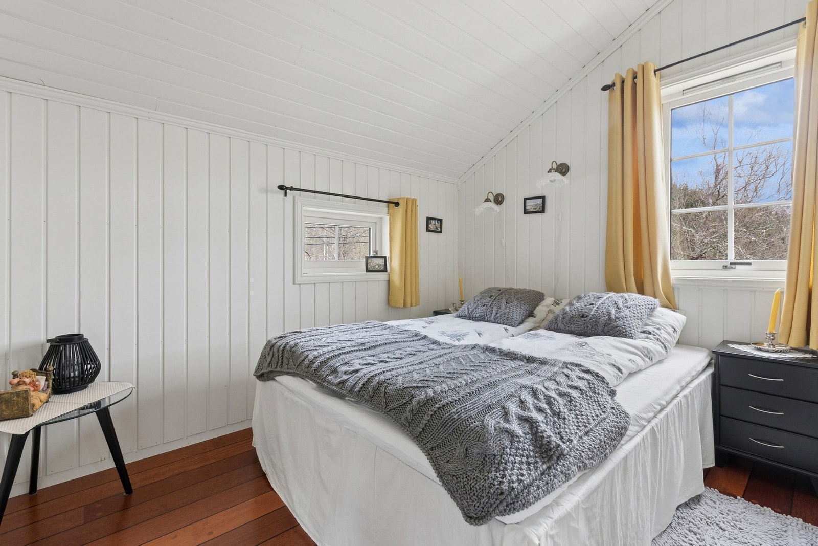 Soverom 2 er ikke tegnet inn på de bygningsgodkjente tegningene, og er ikke godkjent hos kommunen. Galleribilde