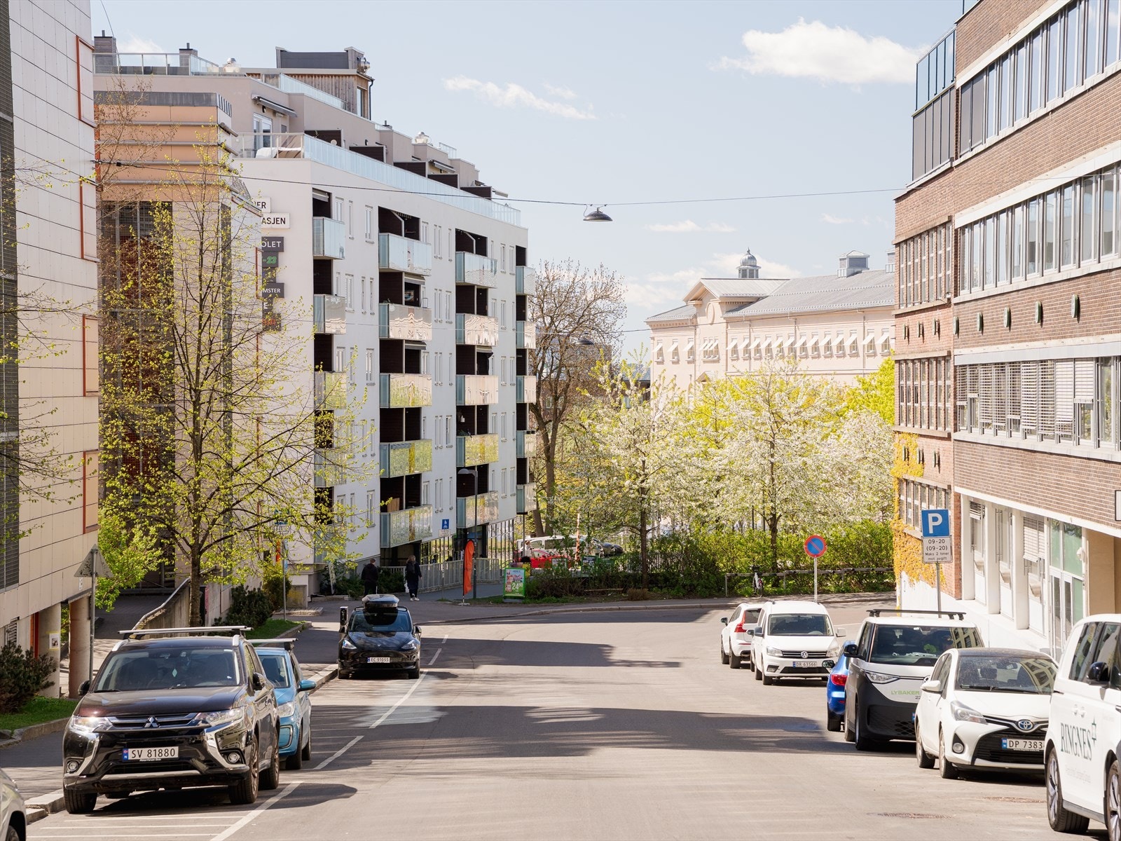 Området byr på et utvalg av butikker, restauranter, kafeer og barer i kort avstand fra leiligheten. Galleribilde