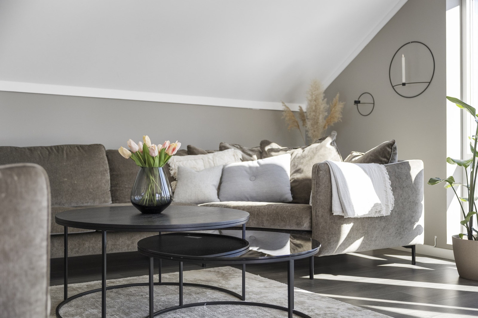 Balansert ventilasjon med varmegjenvinning sikrer et sunt og godt inneklima året rundt. Galleribilde