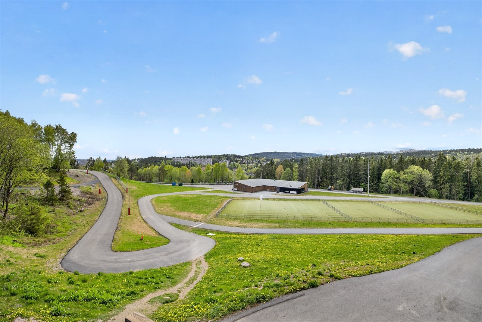 Lillomarka Arena er et populært utgangspunkt for turer, ski og trening året rundt. Galleribilde