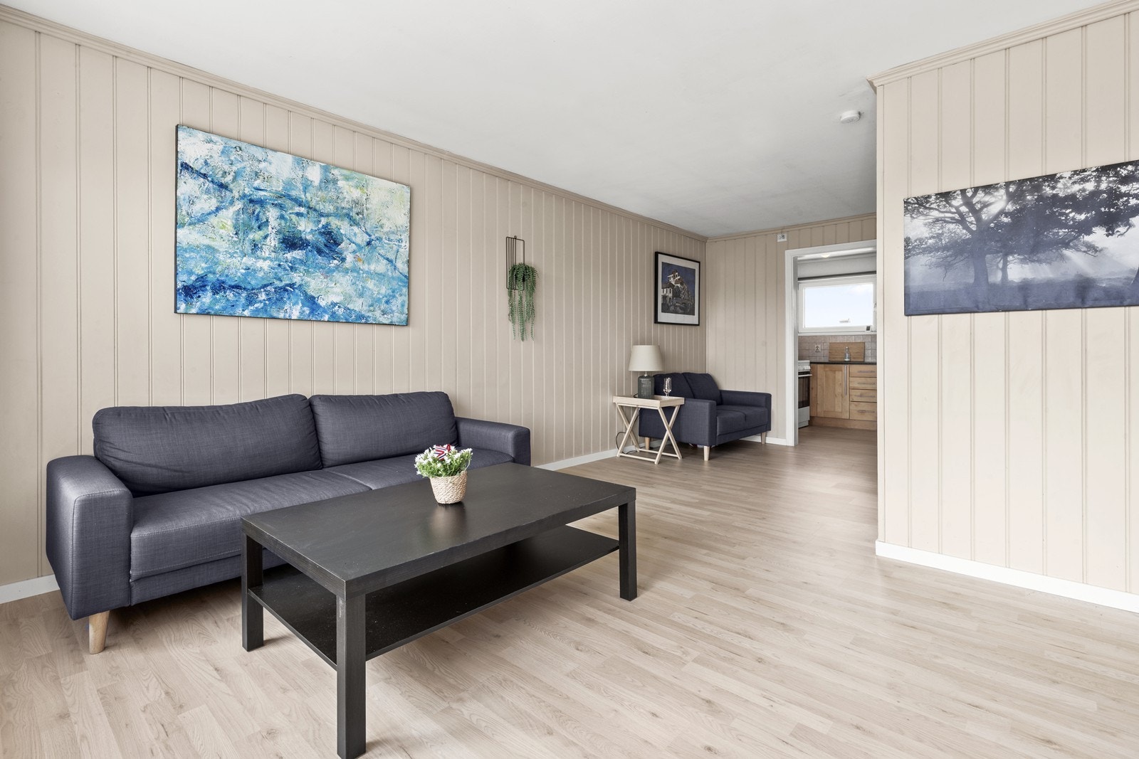 God plass til plassering av sofagruppe og spisebord Galleribilde