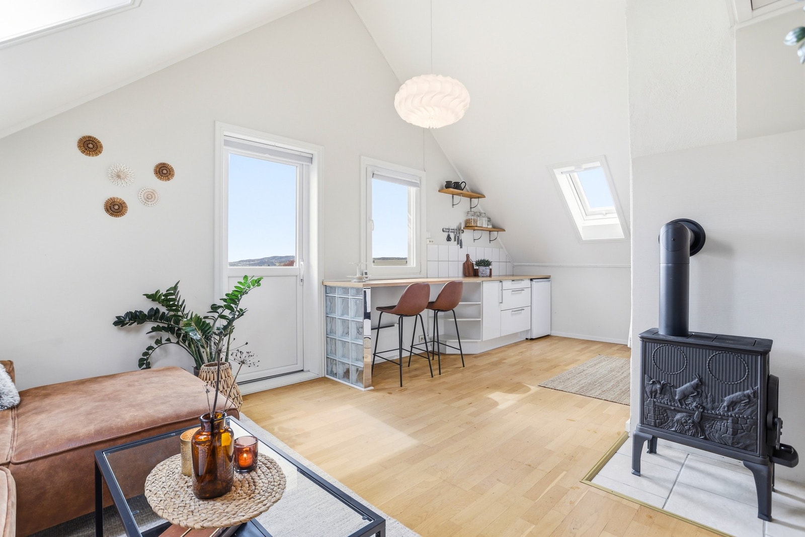 PrivatMegleren/ v Carine Paasche Sivertsen har gleden av å presentere, Risingjordet 36. En attraktiv 2-roms selveier Leiligheten har en moderne standard så her kan man flytte rett inn! Foto: THT Galleribilde