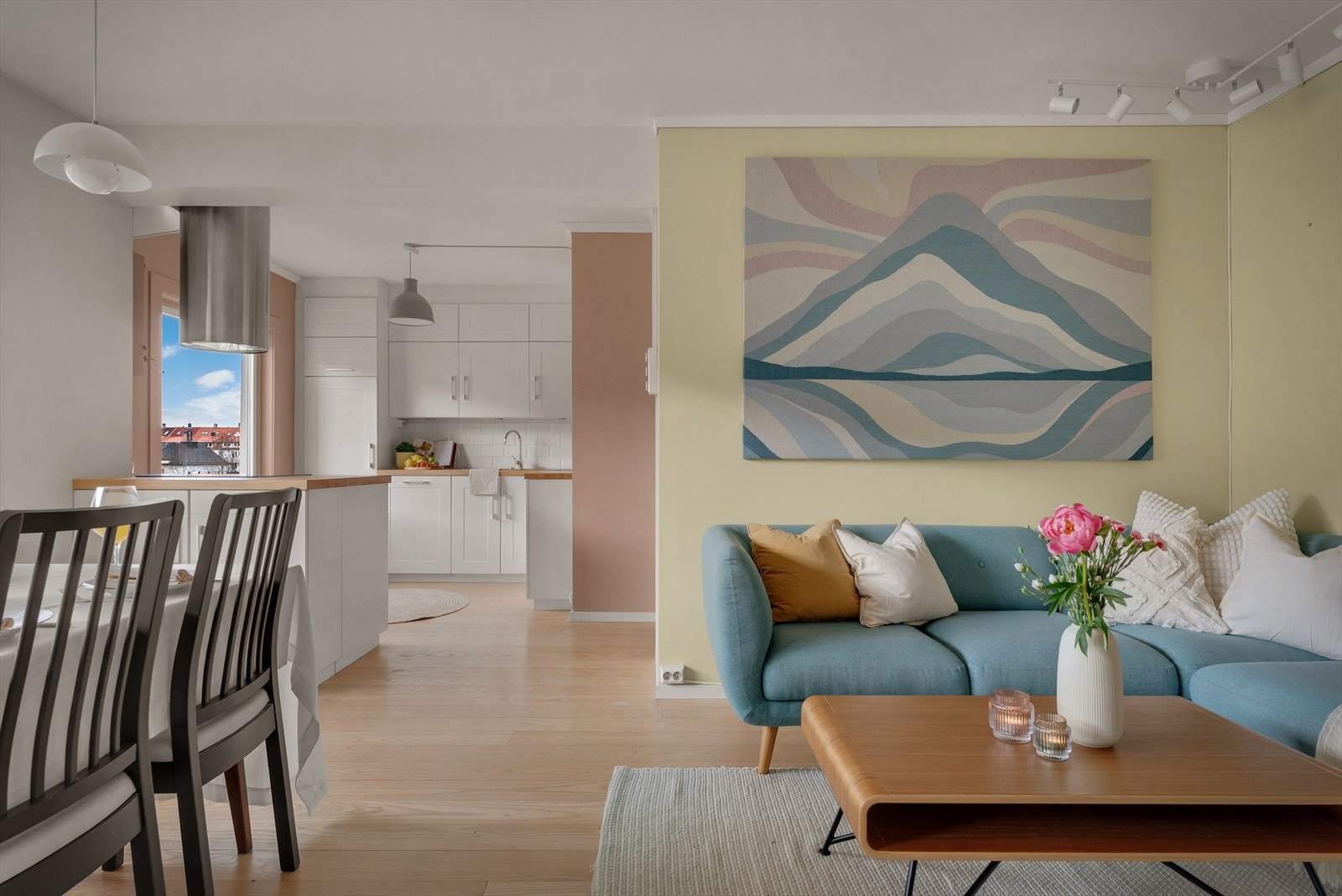 - Leiligheten ligger i byggets 3. etasje - Galleribilde