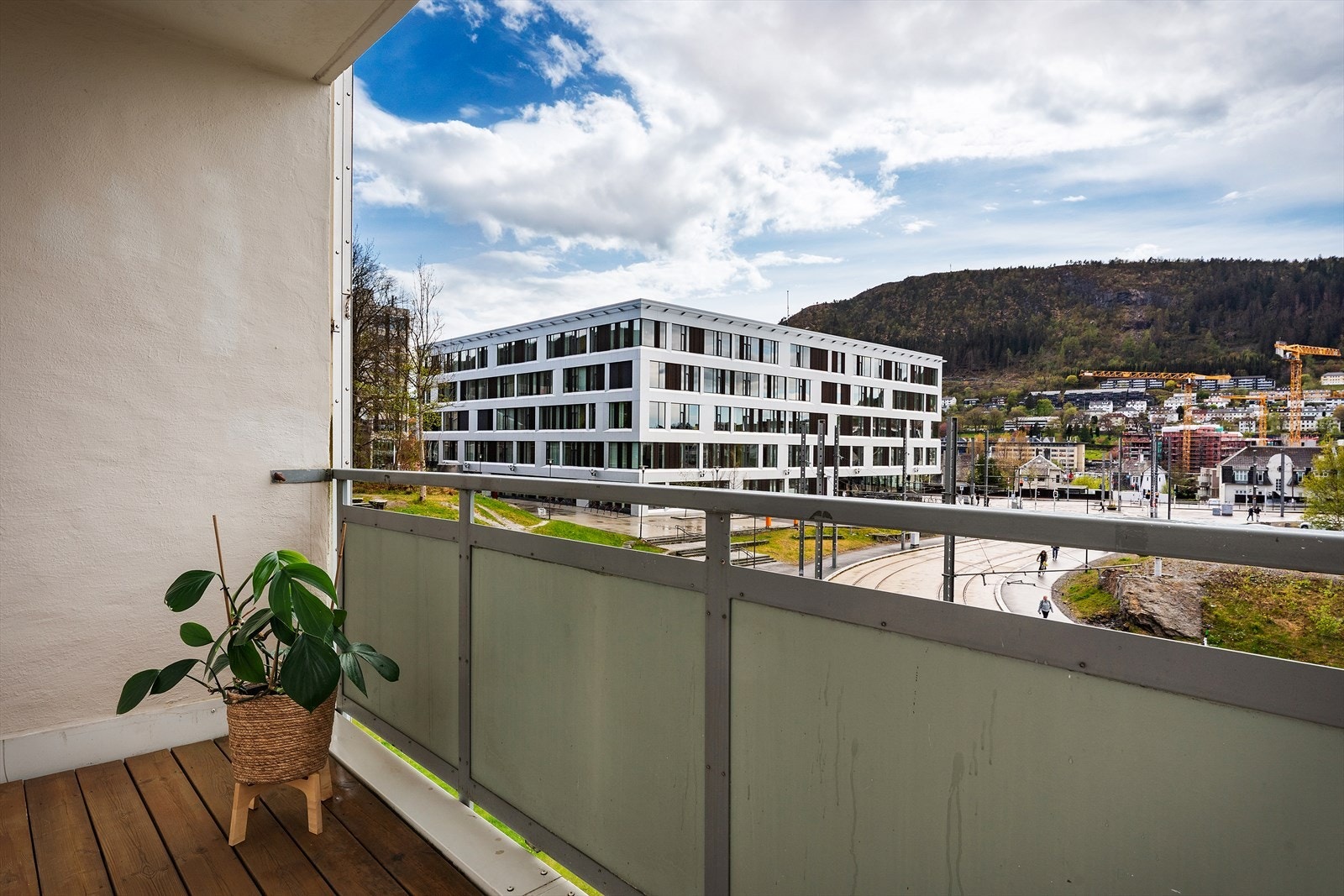 - Balkongen måler 6 m² - Galleribilde