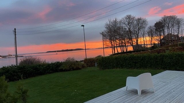 Solnedgang (Selgers eget bilde). Galleribilde