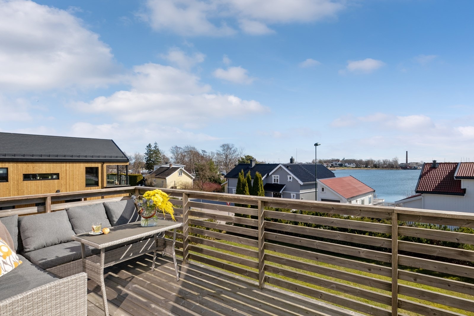 En hyggelig balkong med fantastisk utsikt. Galleribilde