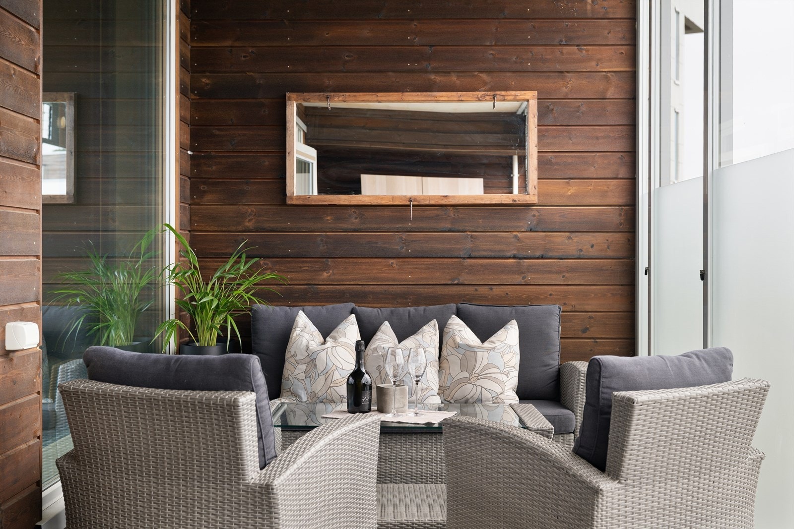 Terrassen er på 13 kvm og har god plass til møblement og grill. Galleribilde