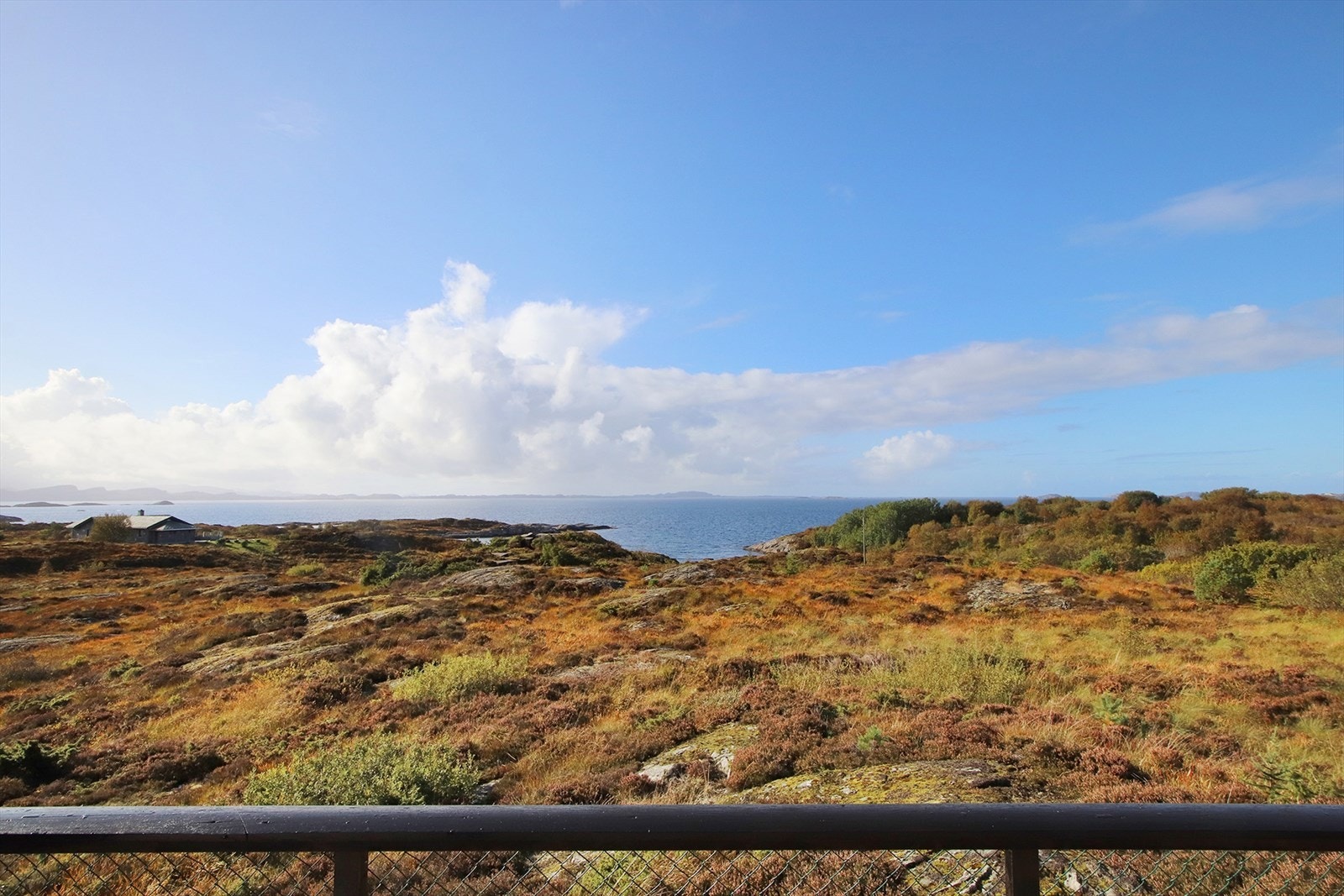 Og utsikten fra verandaen er upåklagelig! Galleribilde