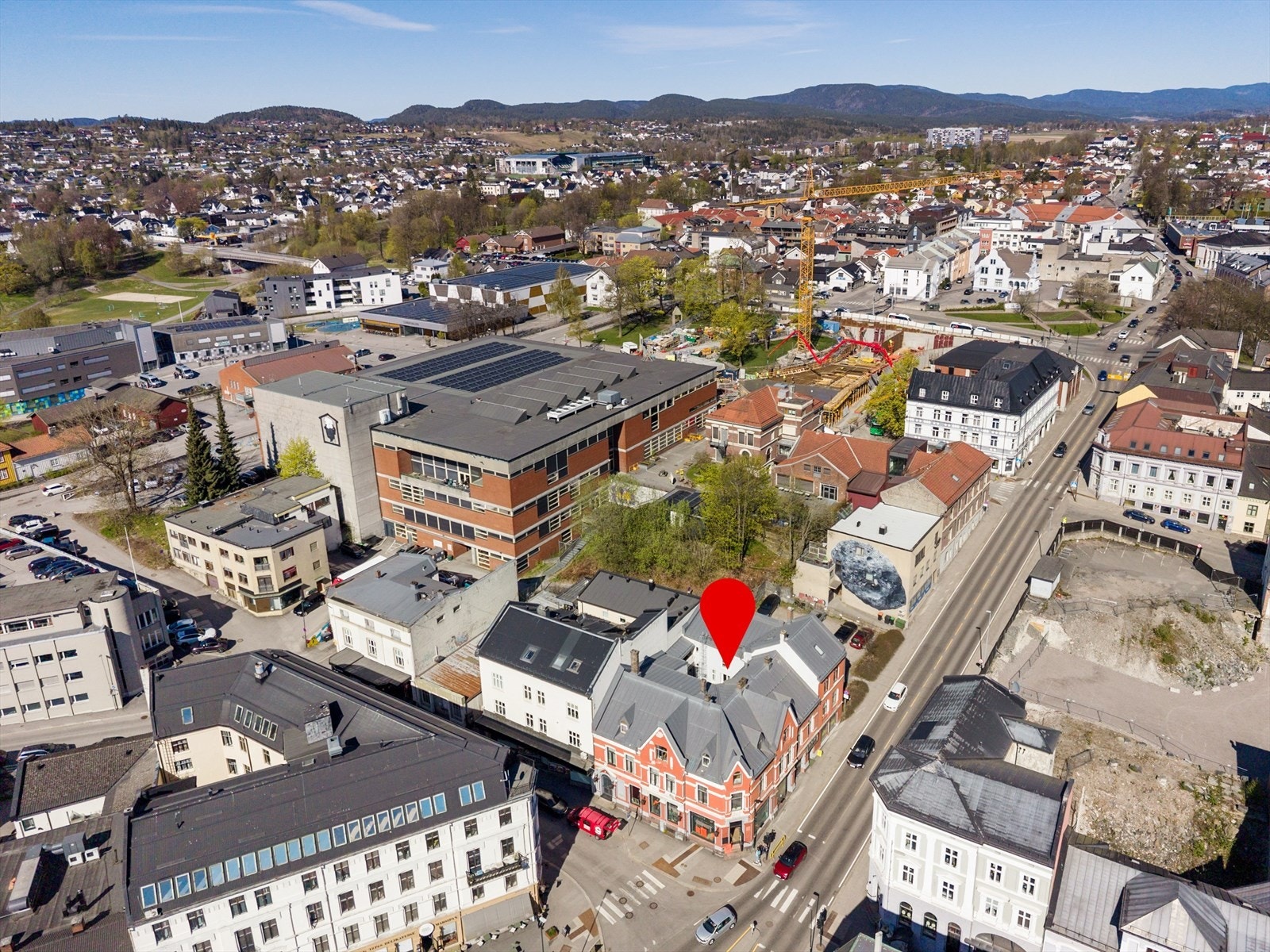 Nærhet også til Bakkestranda og de flotte friarealene i Lundedalen, samt kort vei til Skagerak Arena på Falkum. Galleribilde
