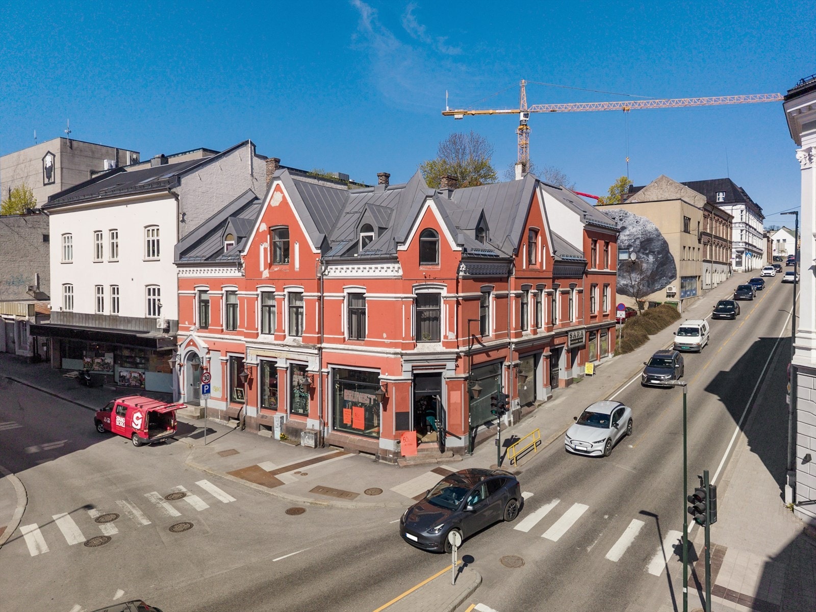 Beliggenheten her er perfekt for deg som ønsker å bo sentralt, med enkel adkomst til alle byens fasiliteter! Galleribilde