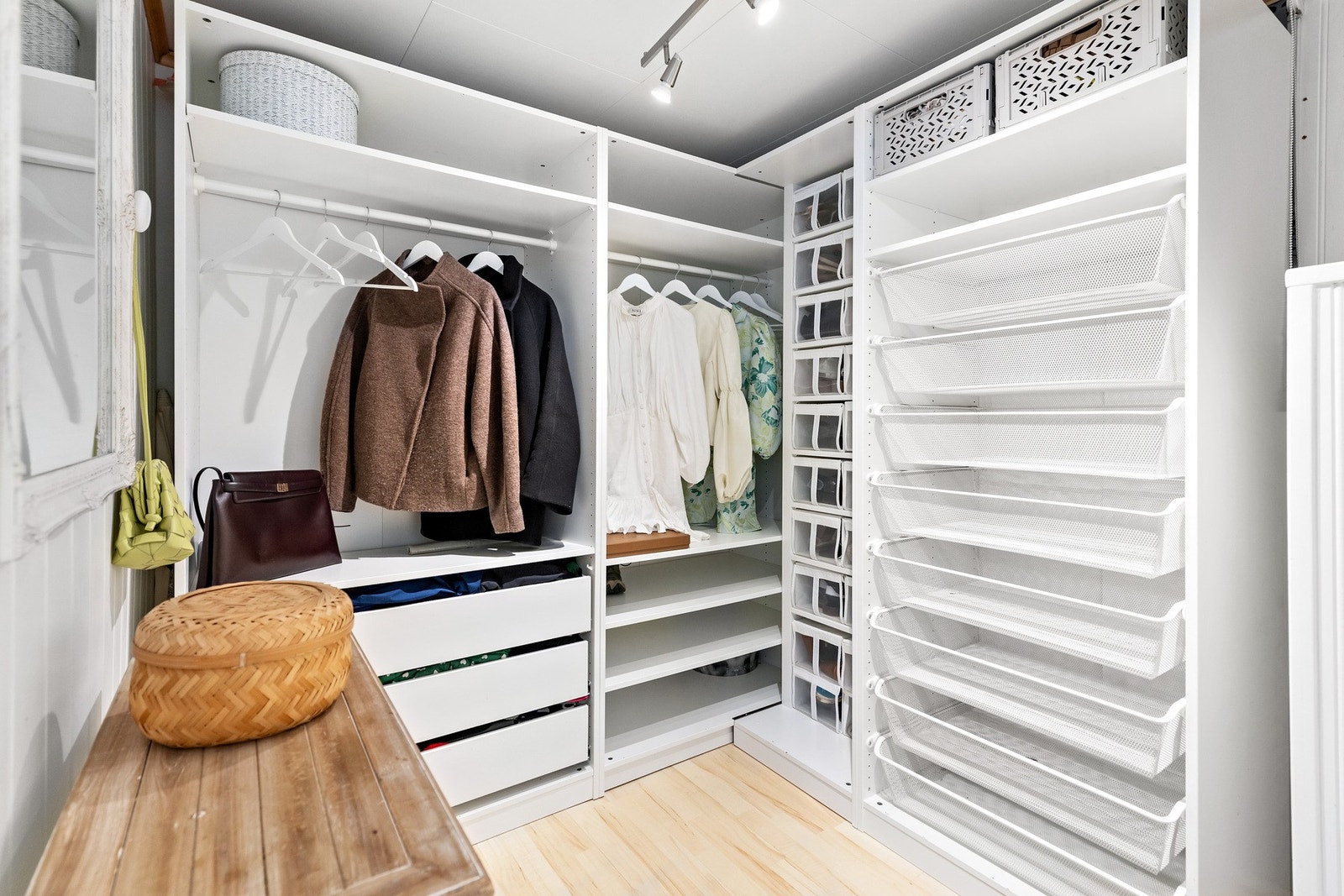 Bod i 1. etasje i bruk som garderobe Galleribilde