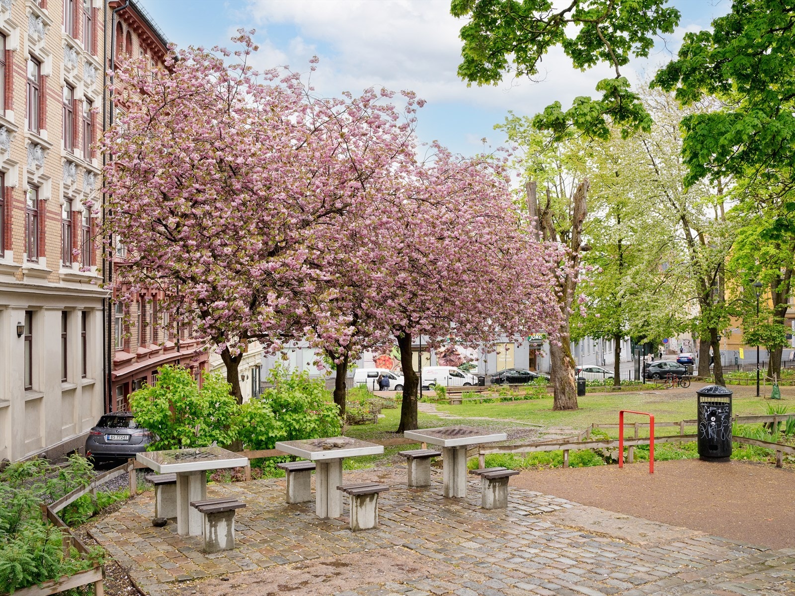 Kristiparken som ligger nesten vegg i vegg med gården har blitt oppusset av Oslo kommune. Galleribilde