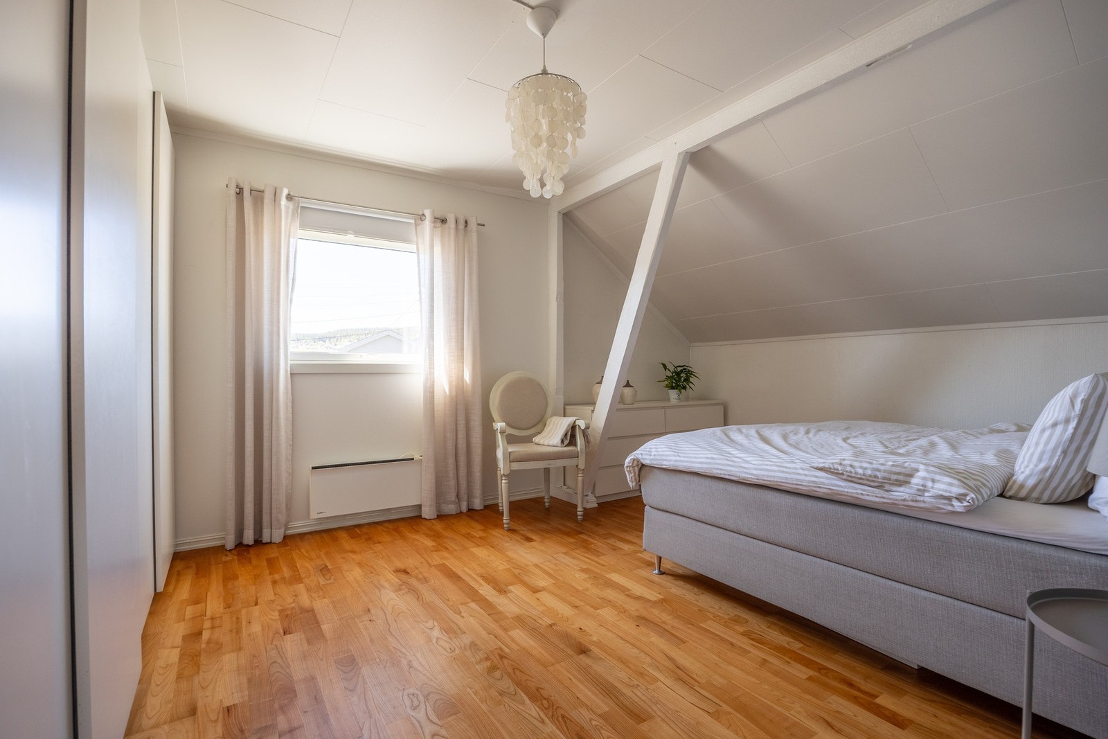 Her har man god plass til stor dobbelseng. Galleribilde