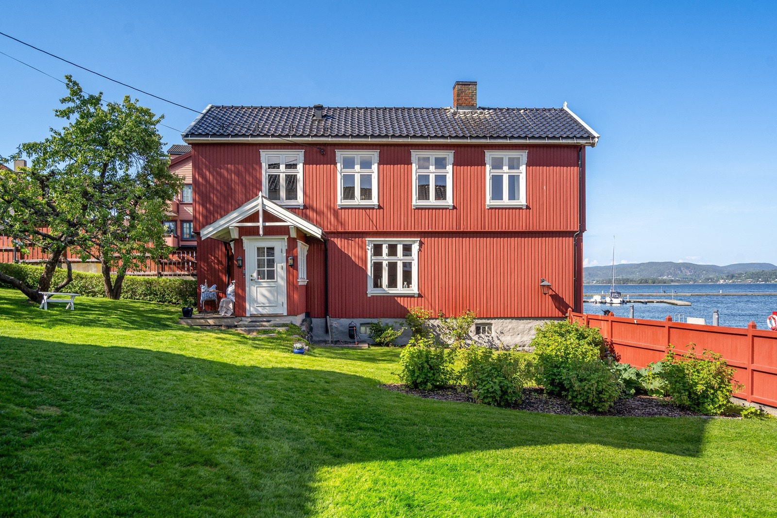 Frittliggende enebolig over 2 plan - utrolig sjarmerende og flott! Galleribilde