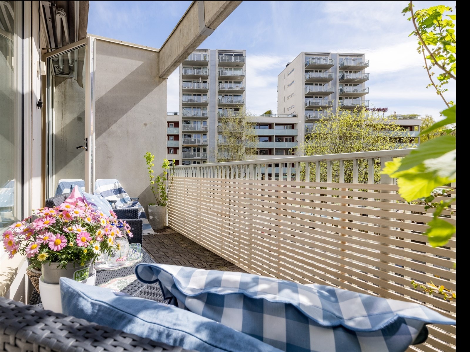 Velkomme til Darres gate 12, en flott og moderne leilighet over to plan med to solrike uteplasser og garasjeplass! Foto: Stian Frøysang Galleribilde