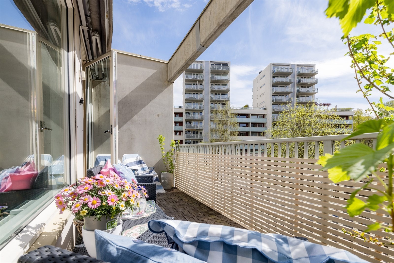 Balkongen er en flott forlenger av boligen i sommermånedene Galleribilde