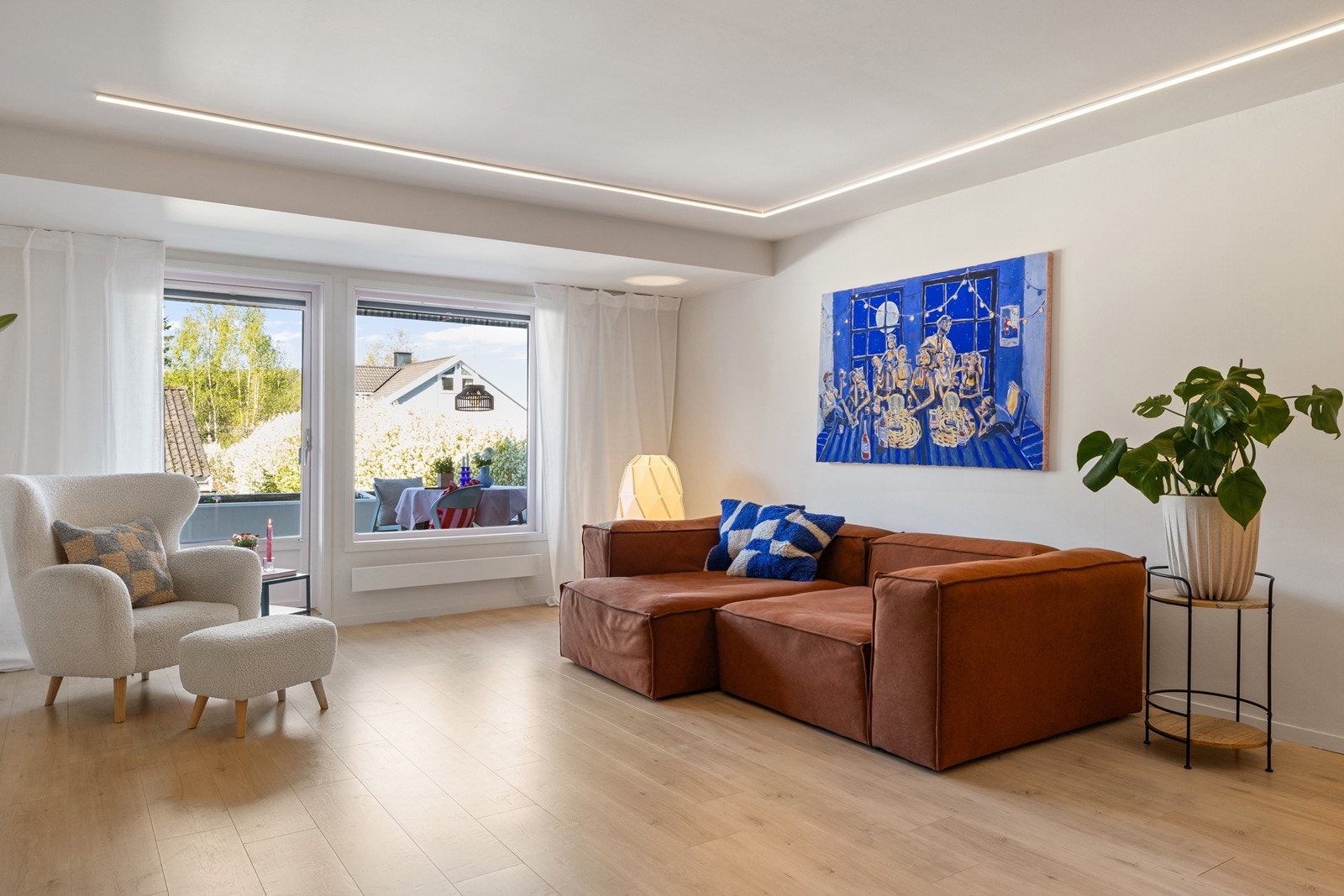God plass til stor sofagruppe Galleribilde
