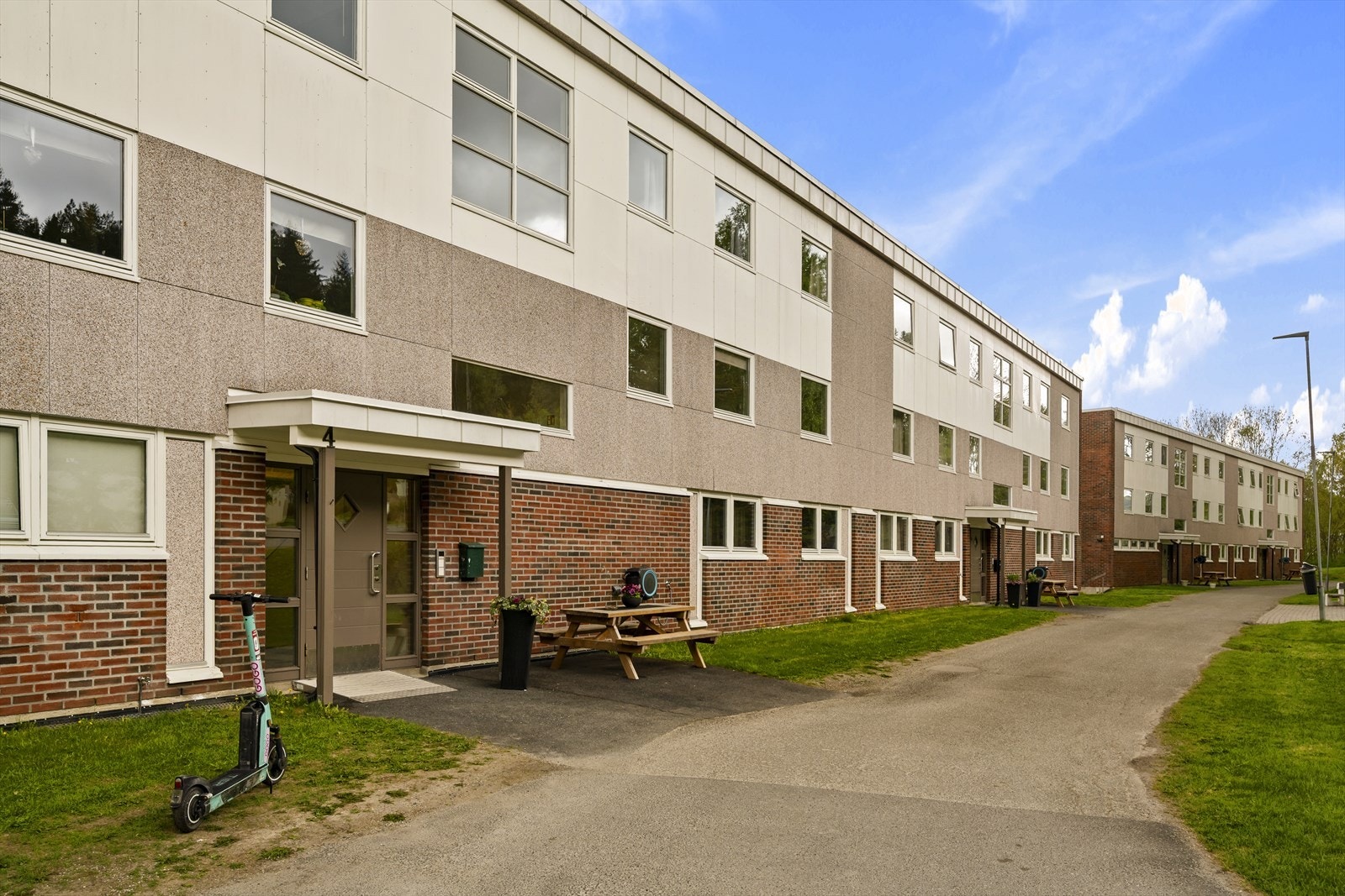 Ute/ inngangsparti Galleribilde