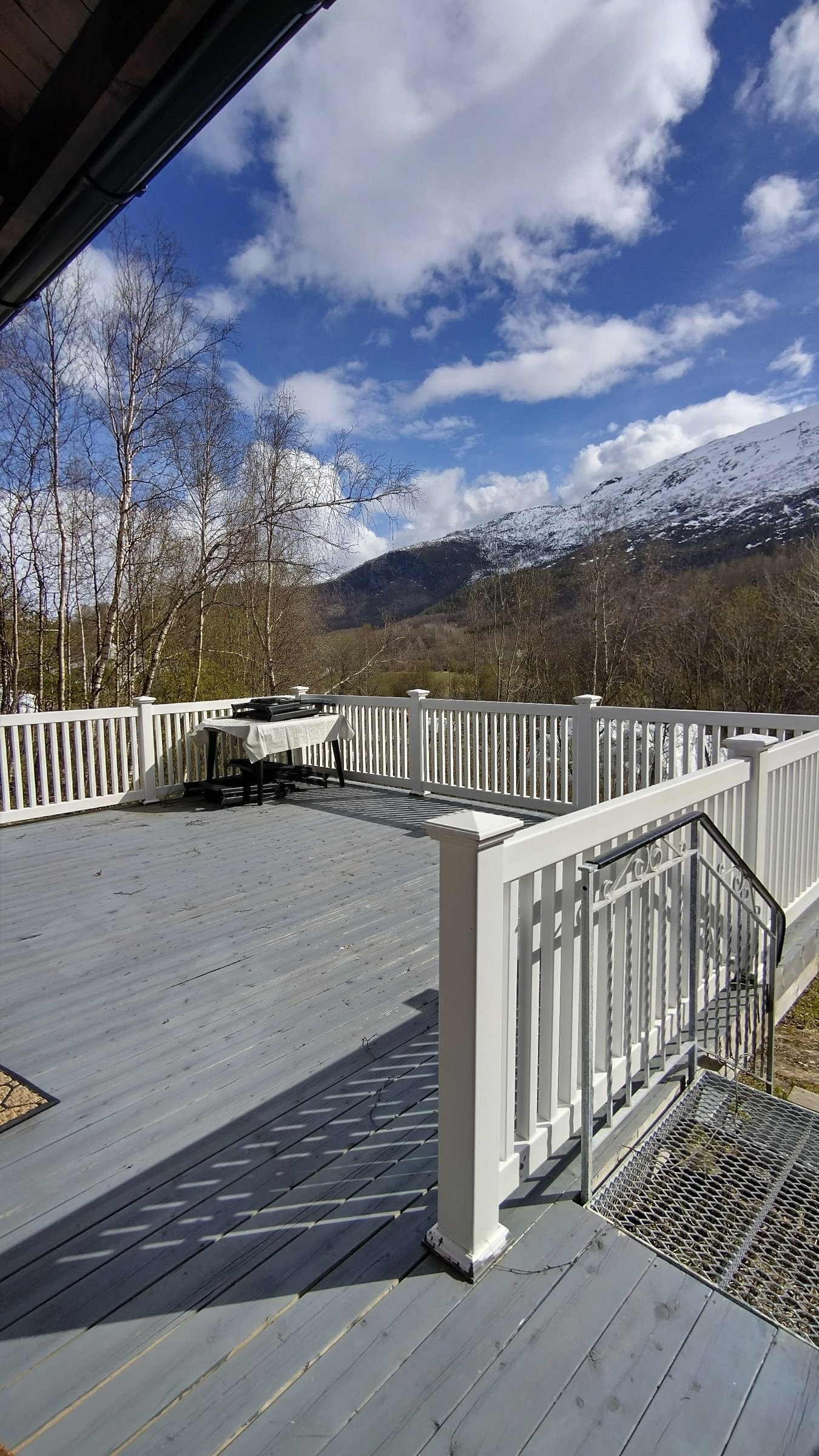 Stor altan med utsikt til Strandhågen...oppover dalen Galleribilde
