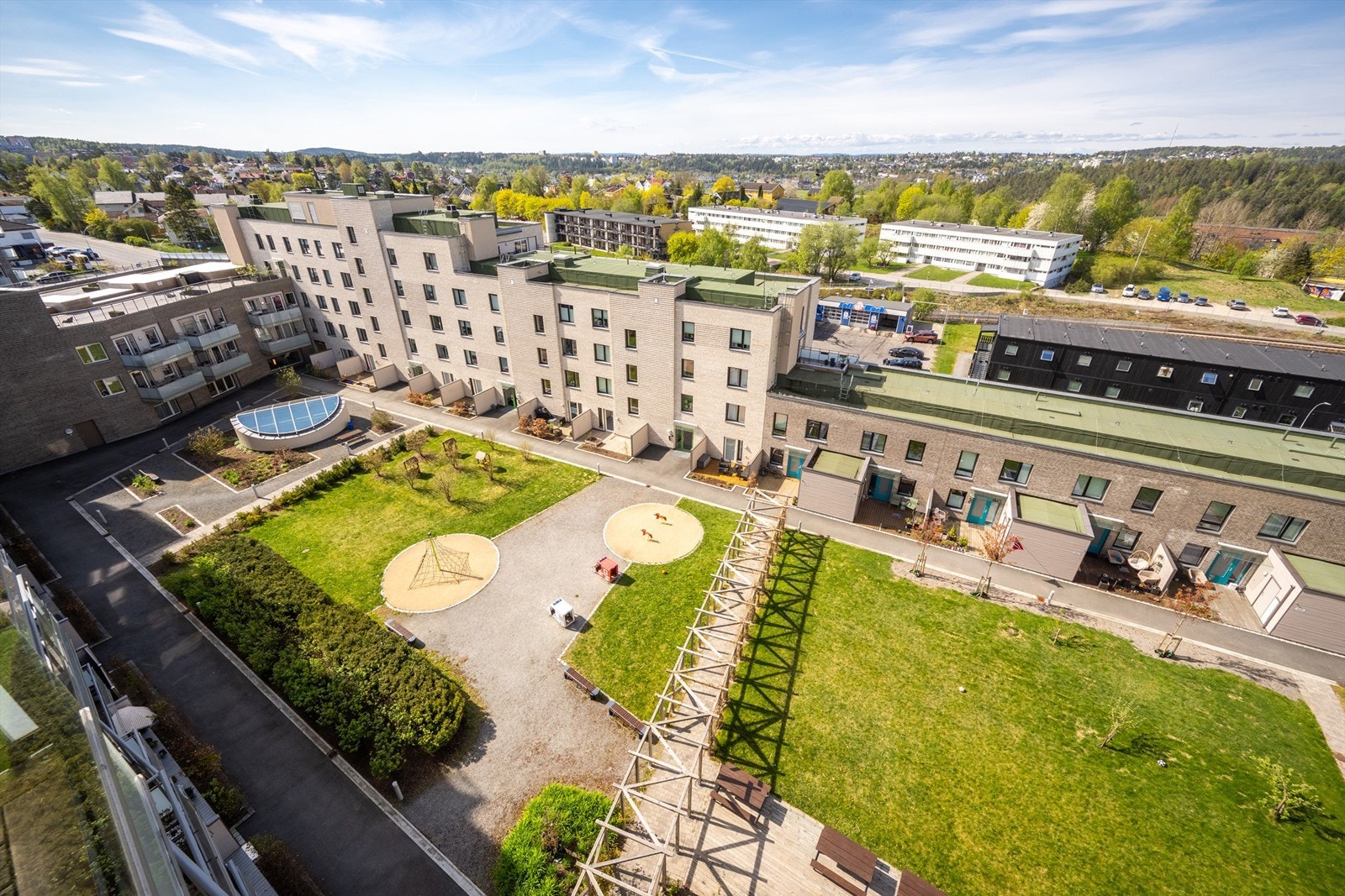 Oversikt over de velholdte fellesarealene i borettslaget. Galleribilde