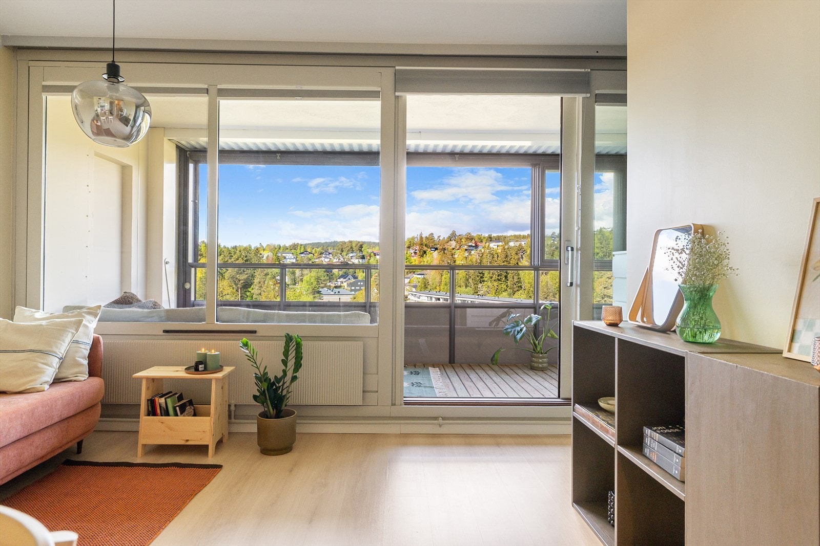 Fra 11. etasje er det en flott og luftig utsikt over nærområdet. Galleribilde
