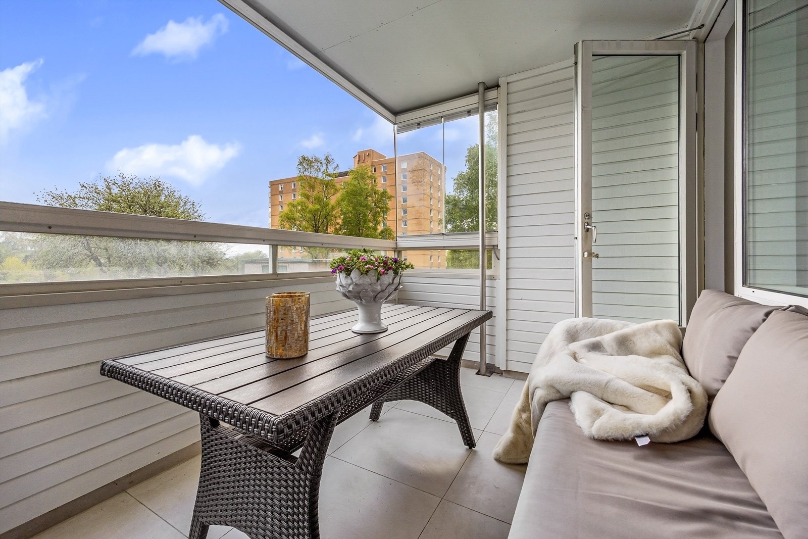 Leiligheten byr på en herlig sydvestvendt balkong med gode solforhold. Galleribilde
