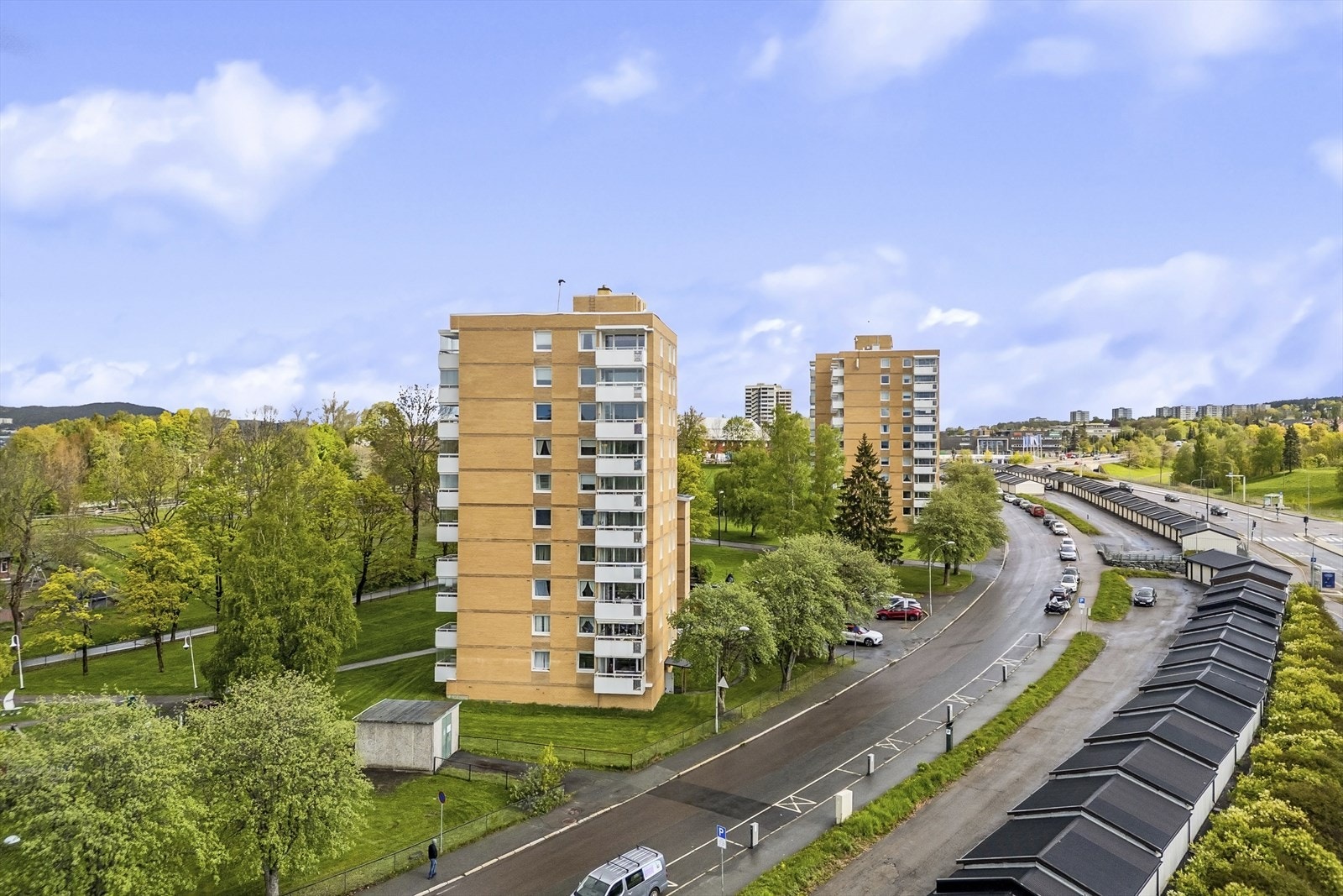 Borettslaget består av 207 leiligheter fordelt på 3 høyblokker. Galleribilde