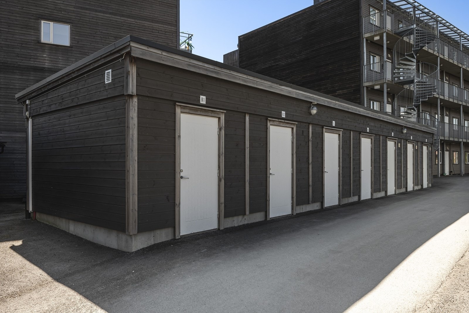 I tillegg disponerer leiligheten en bod på 4m² i felles uthus. Galleribilde