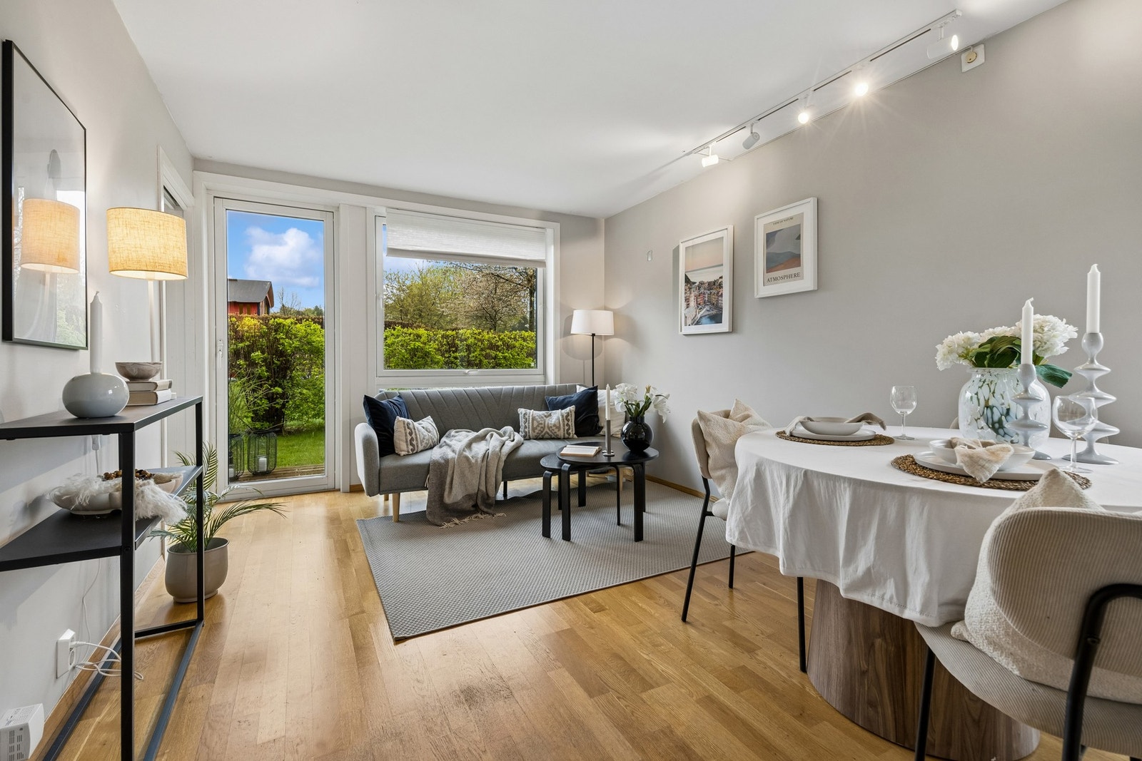 Åpen stue/kjøkken løsning på 17,8m² med en flott planløsning som gjør den enkel å møblere. Galleribilde
