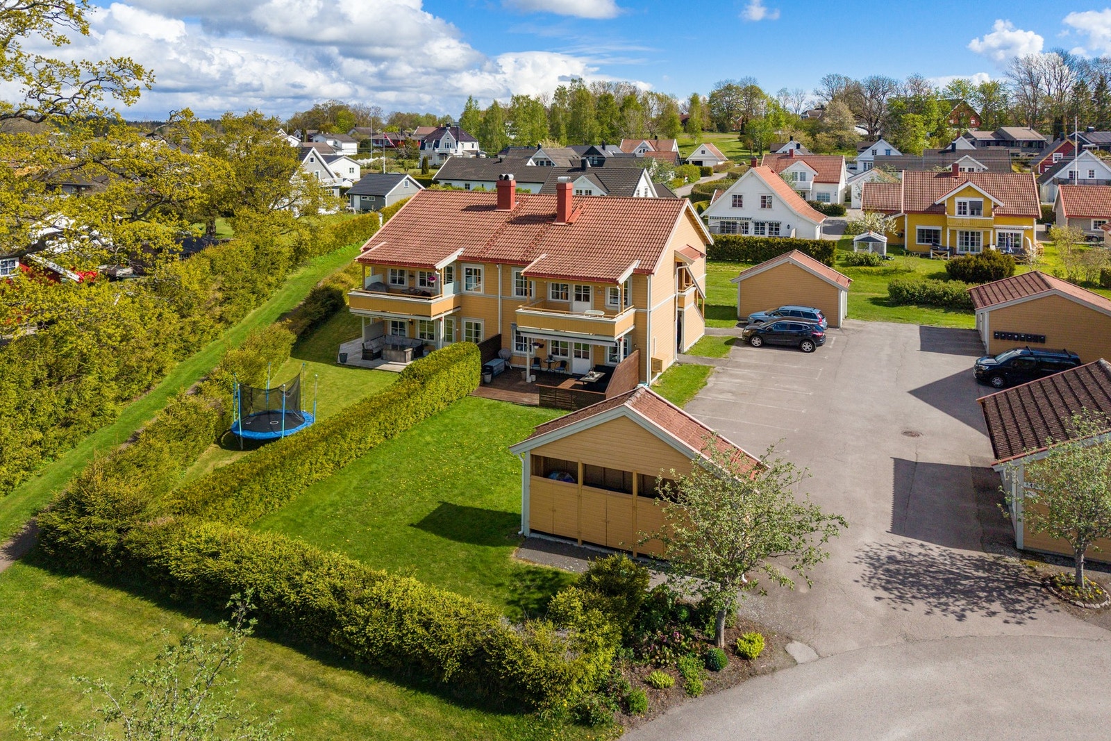 Flott sameie med store fellesområder og gode parkeringsmuligheter Galleribilde