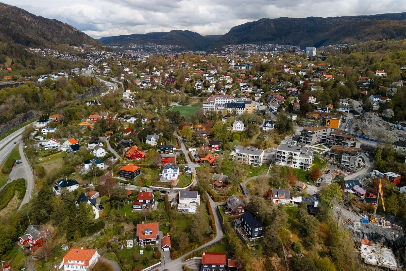 Paradis skole (1-7 kl.) ligger kun 5 minutters gange fra boligen. Galleribilde