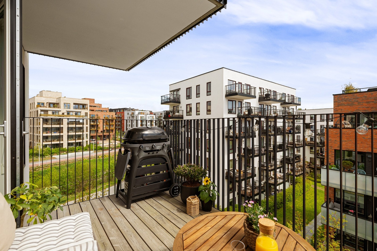 Her har du plass til utemøblement, grill og beplantning. Galleribilde