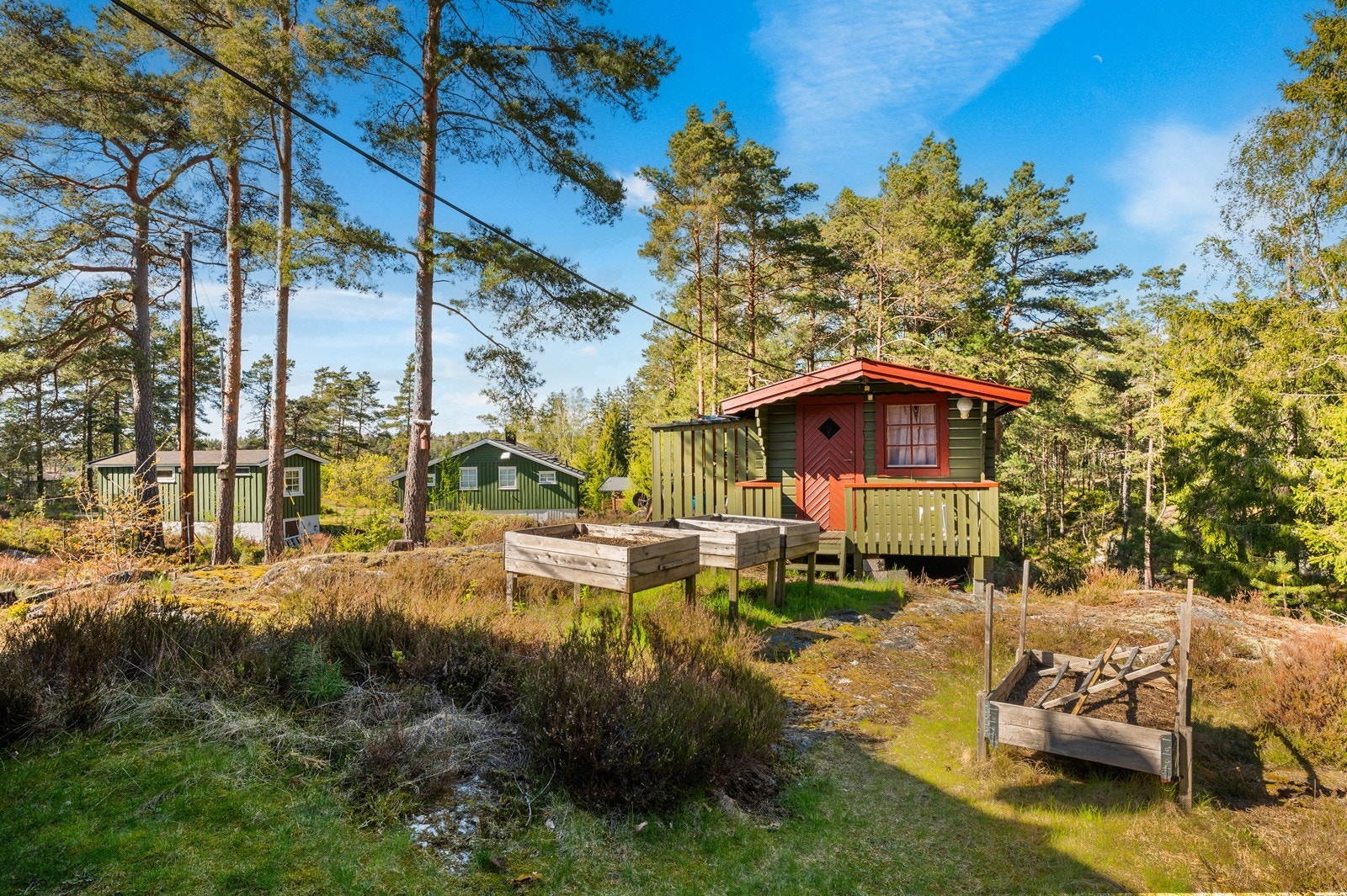 Eiendommen har en stor naturtomt på 1791 m². Galleribilde