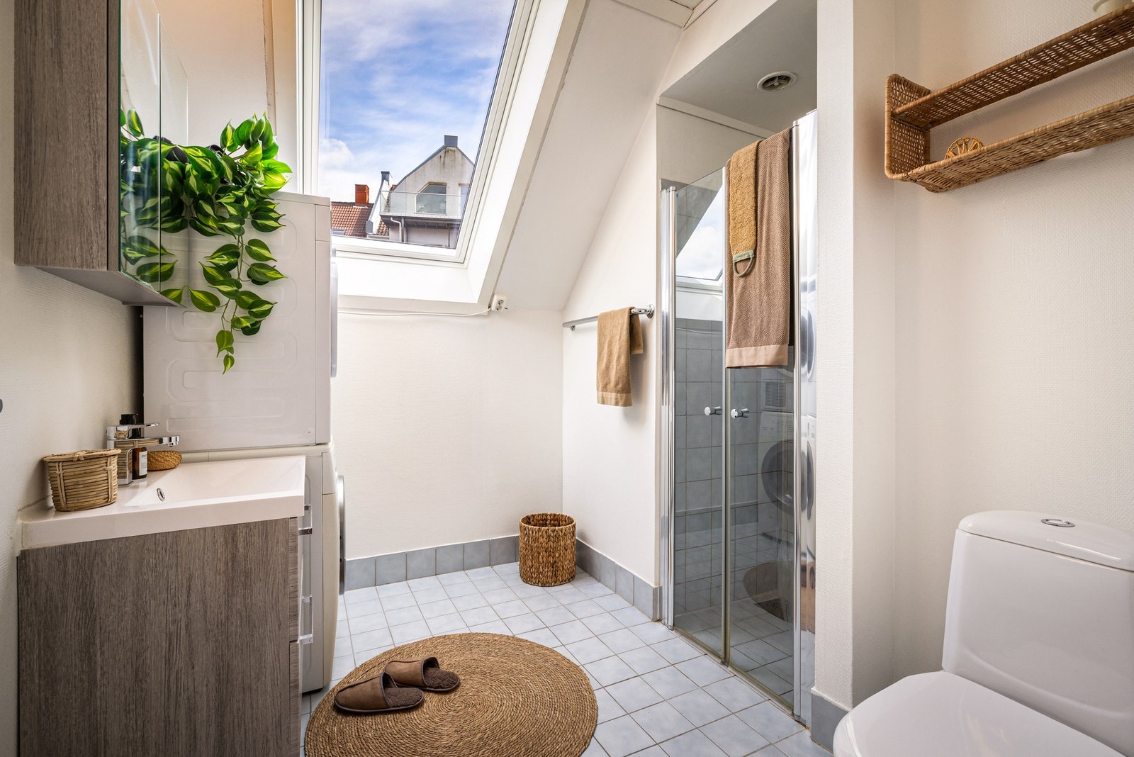Badet er 5,6 kvm Galleribilde