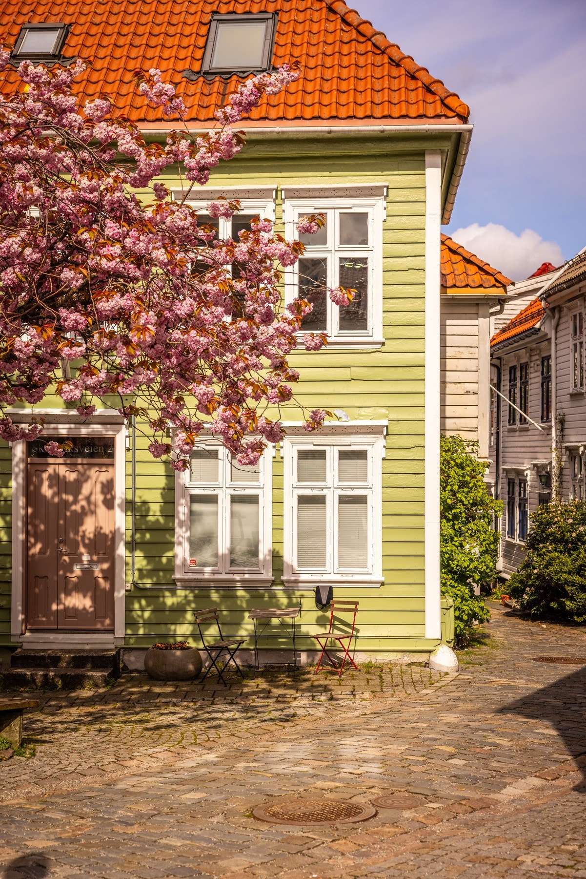 Kort vei til koselige smau og klassiske Bergenshus Galleribilde