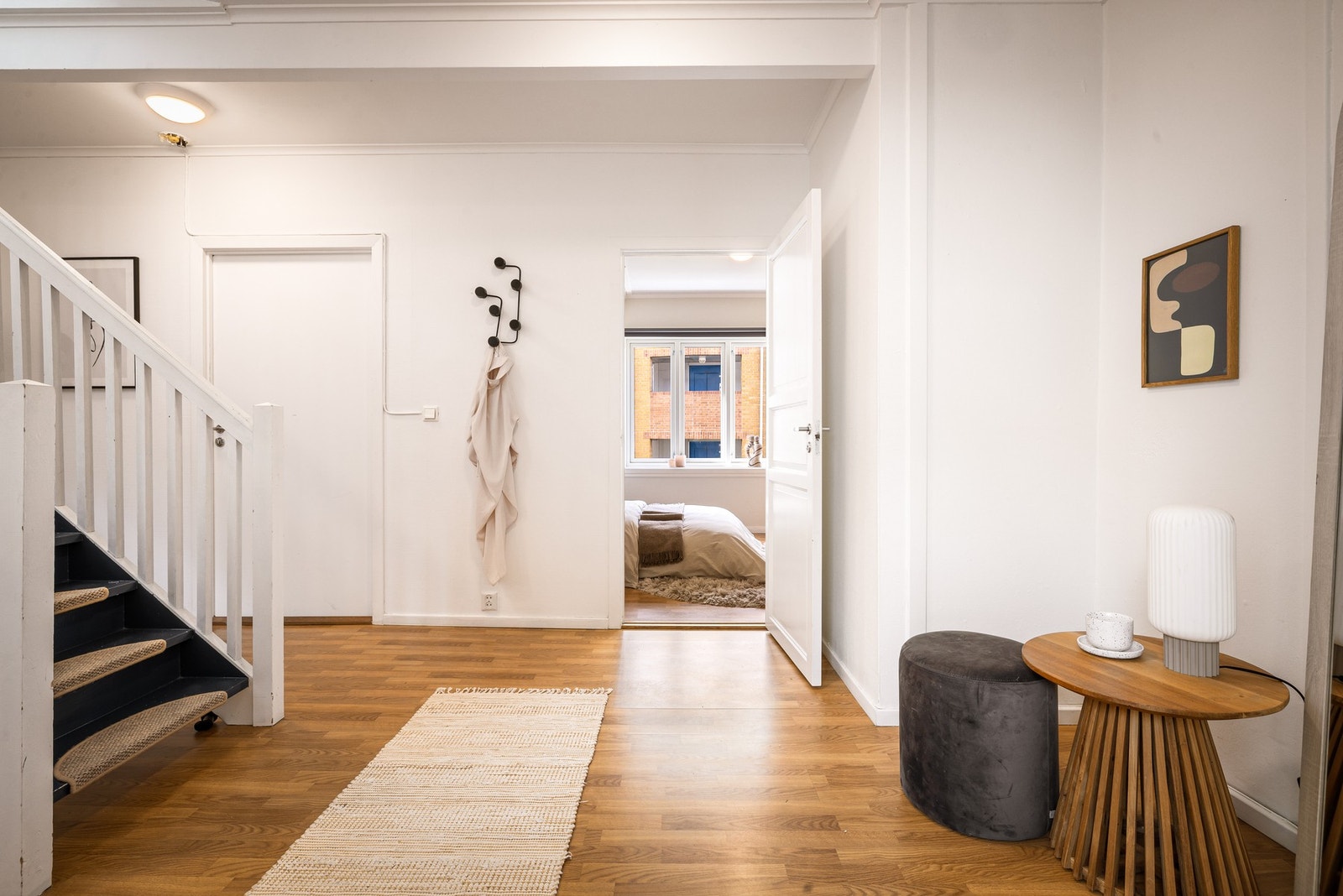 Her er det god plass til garderobeskap Galleribilde
