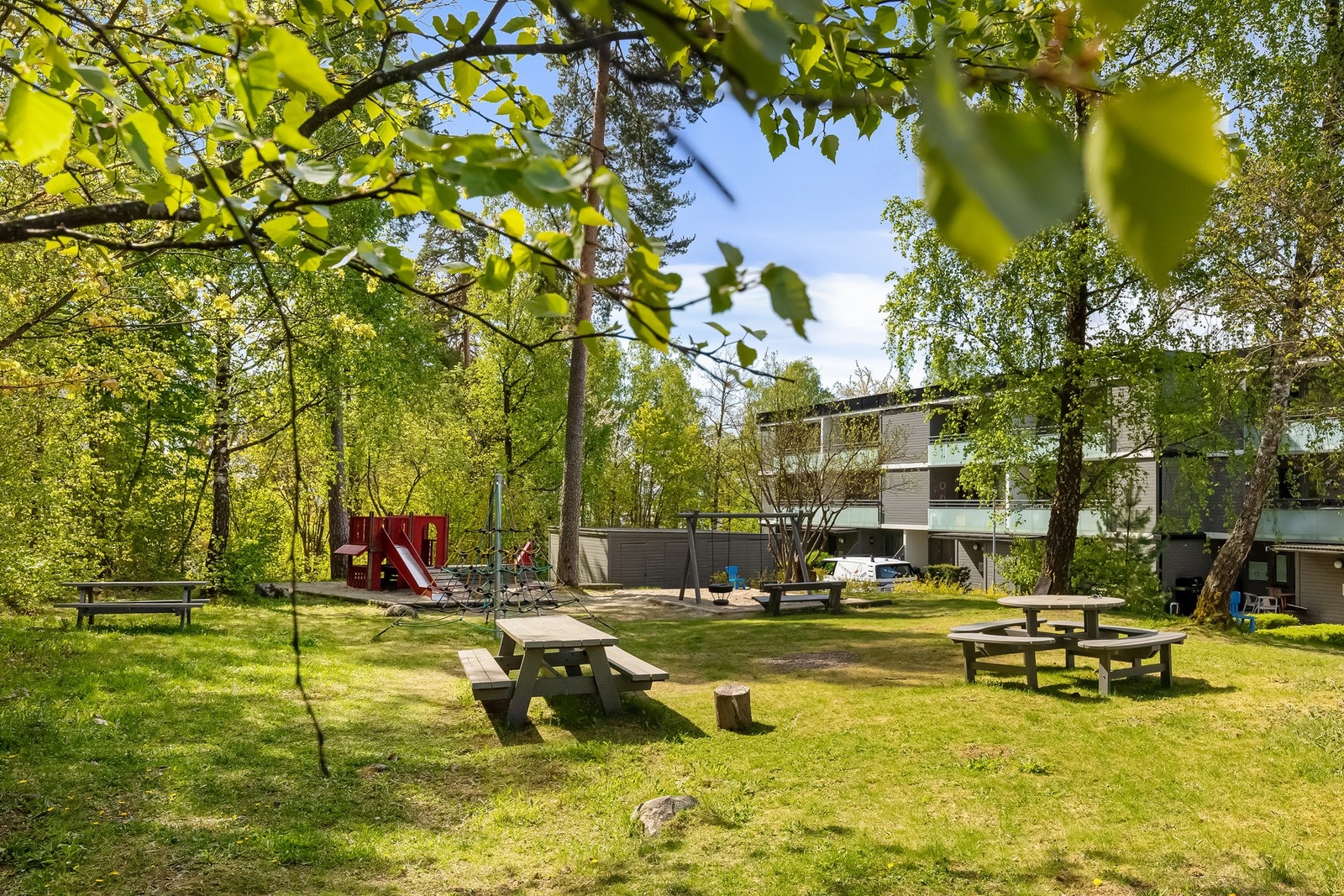 Frodig, barnevennlig beliggenhet i attraktivt boområde Galleribilde