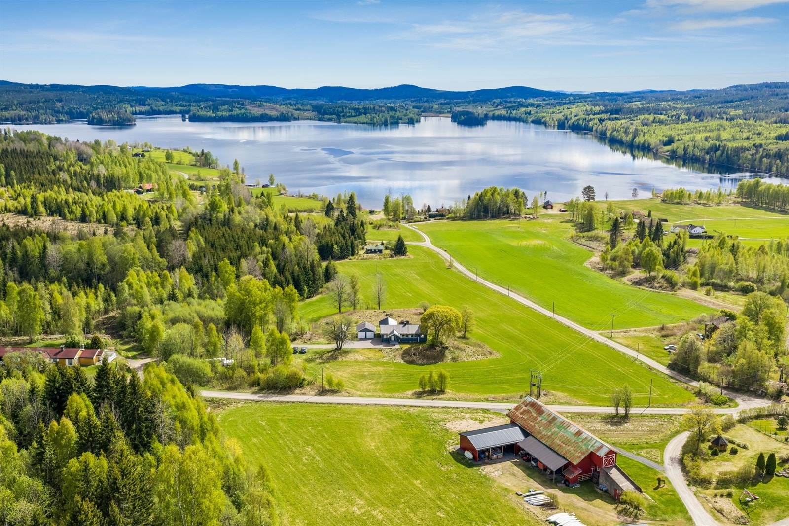 Det vakre kulturlandskapet rundt Utgardsjøen. Galleribilde