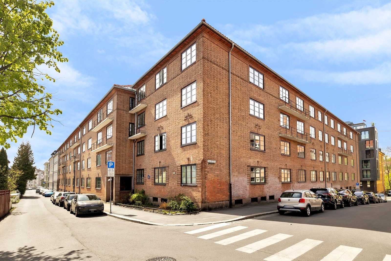 Beliggende i et attraktivt område med enkel adgang til gateparkering. Galleribilde