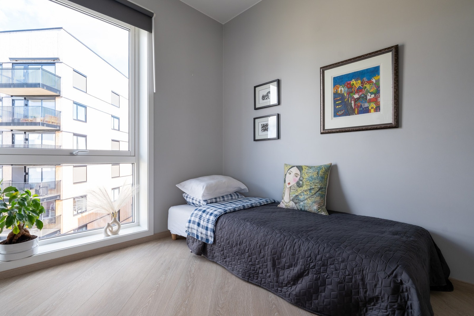 Dette soverommet er perfekt som barnerom, gjesterom og/eller kontor - alt etter ønske og behov. Galleribilde