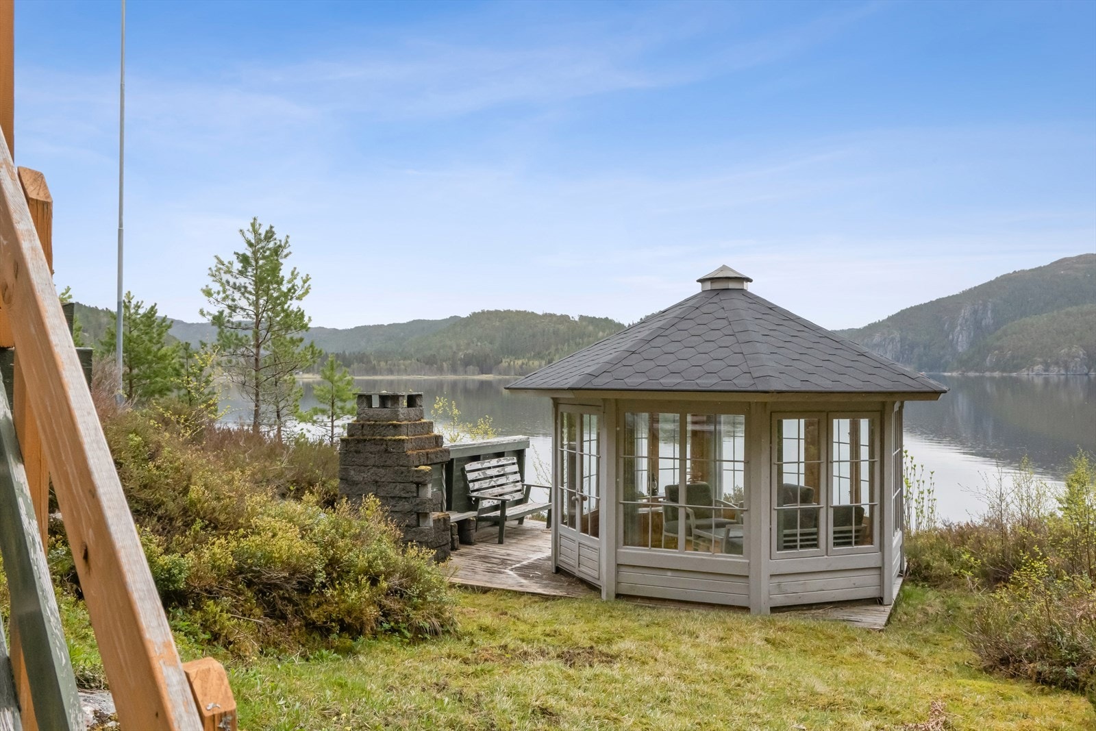 Lysthus og utepeis Galleribilde