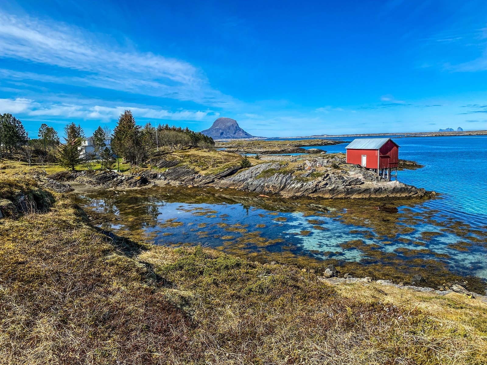 Hyttetomt på Sleneset. Slåtterøyveien 27. Foto Diakrikt Paul-Egil Henriksen.jpg Galleribilde