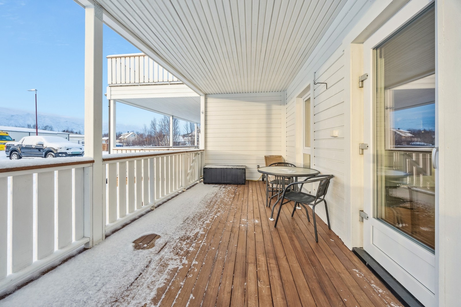 Terrasse med utgang fra stuen Galleribilde